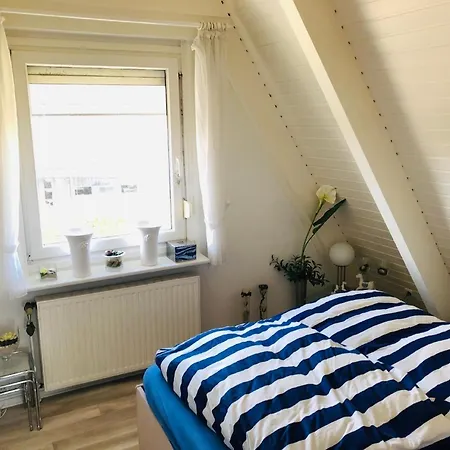 Nurdachhaus In Burhave Mit Garten *