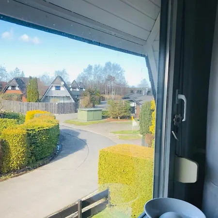 Nurdachhaus In Burhave Mit Garten Holiday home *